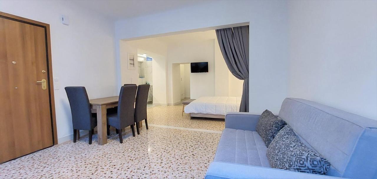 Athens Plaka Family Suites ภายนอก รูปภาพ